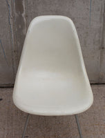 Herman Miller Eames Side Shell Chair in Parchment Fiberglass